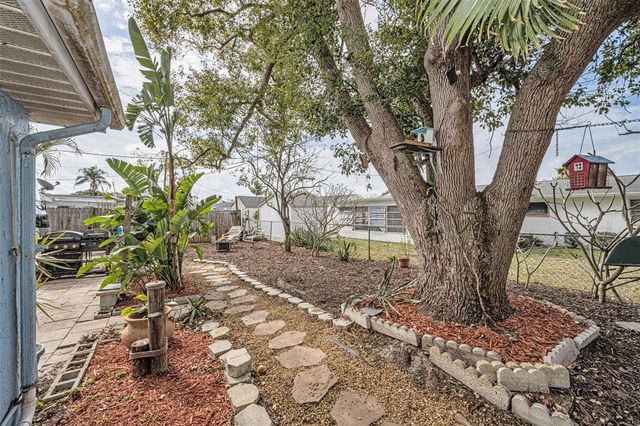 1131 ROYALWOOD DRIVE, Holiday, FL 34690