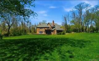 9 Locust Woods Drive, Shelter Island, NY 11964