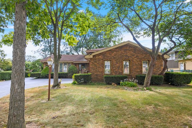 8540 Candlelight Drive E, Willow Springs, IL 60480
