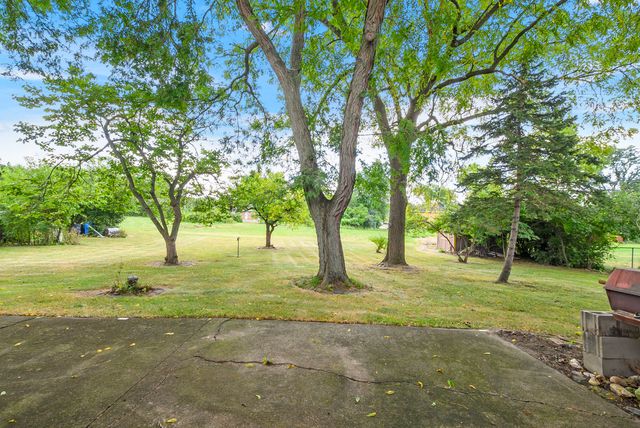 8540 Candlelight Drive E, Willow Springs, IL 60480
