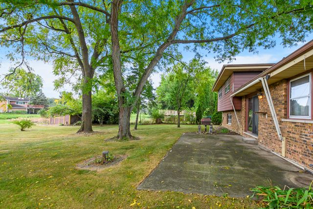 8540 Candlelight Drive E, Willow Springs, IL 60480