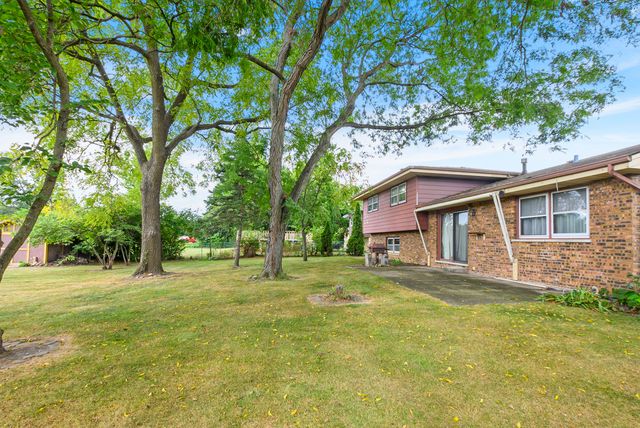 8540 Candlelight Drive E, Willow Springs, IL 60480