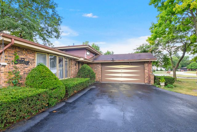 8540 Candlelight Drive E, Willow Springs, IL 60480
