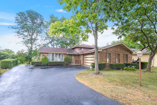 8540 Candlelight Drive E, Willow Springs, IL 60480