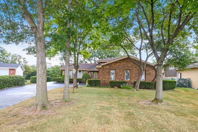8540 Candlelight Drive E, Willow Springs, IL 60480