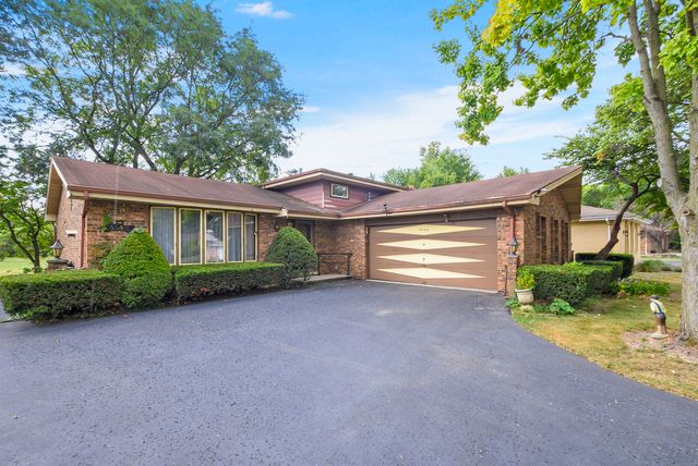 8540 Candlelight Drive E, Willow Springs, IL 60480