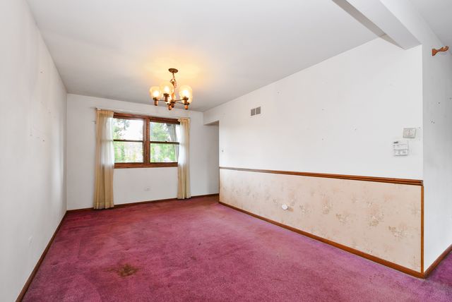 8540 Candlelight Drive E, Willow Springs, IL 60480