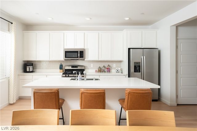 424 Isla Enclave Way, Henderson, NV 89011