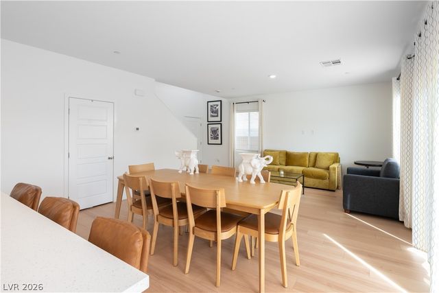 424 Isla Enclave Way, Henderson, NV 89011