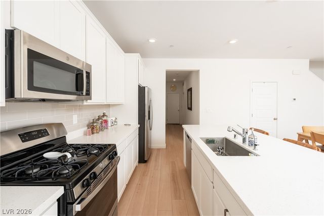 424 Isla Enclave Way, Henderson, NV 89011