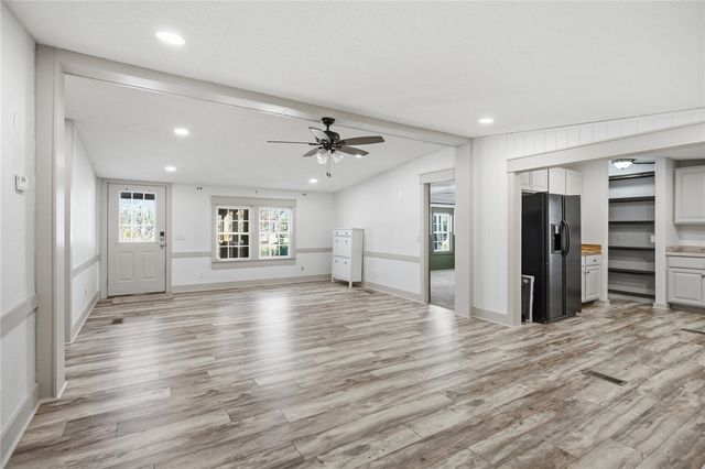 9124 West Oak Highway, Seneca, SC 29678