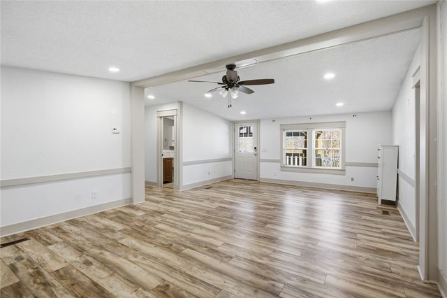 9124 West Oak Highway, Seneca, SC 29678