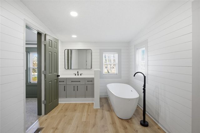 9124 West Oak Highway, Seneca, SC 29678