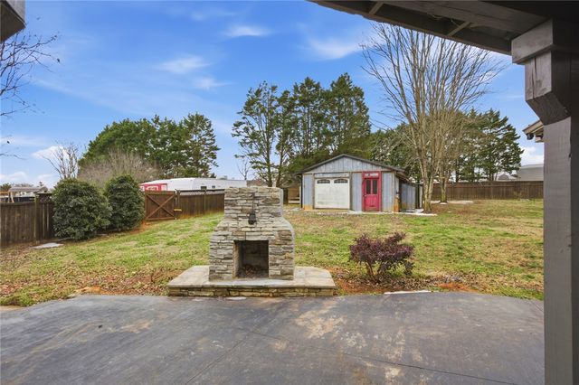 9124 West Oak Highway, Seneca, SC 29678