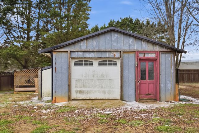 9124 West Oak Highway, Seneca, SC 29678