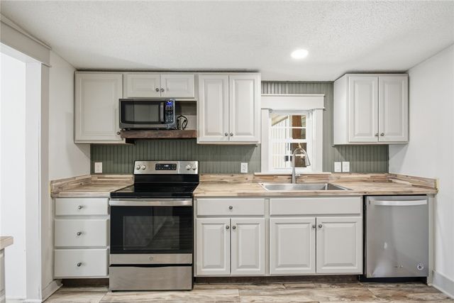 9124 West Oak Highway, Seneca, SC 29678