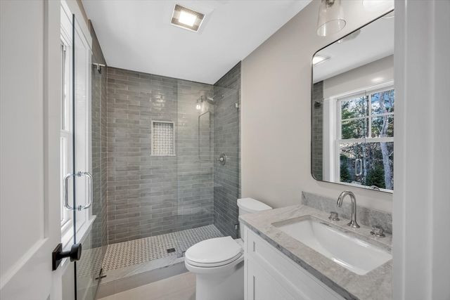 6 Willow Cir, Mashpee, MA 02649