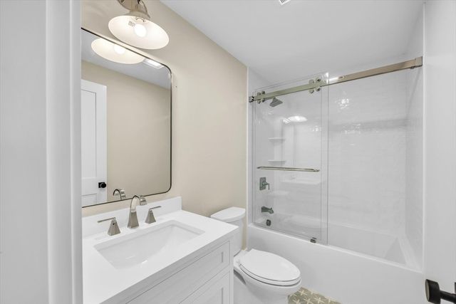 6 Willow Cir, Mashpee, MA 02649