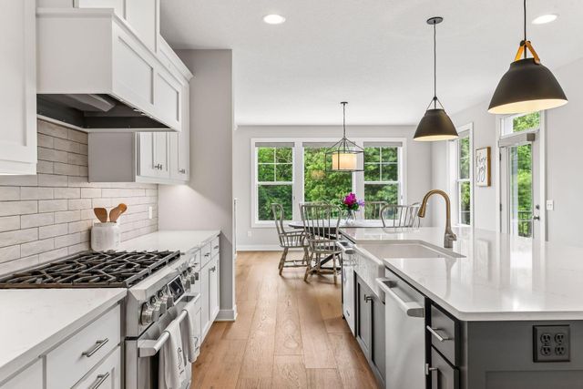 4303 Millstone Drive, Chaska, MN 55318