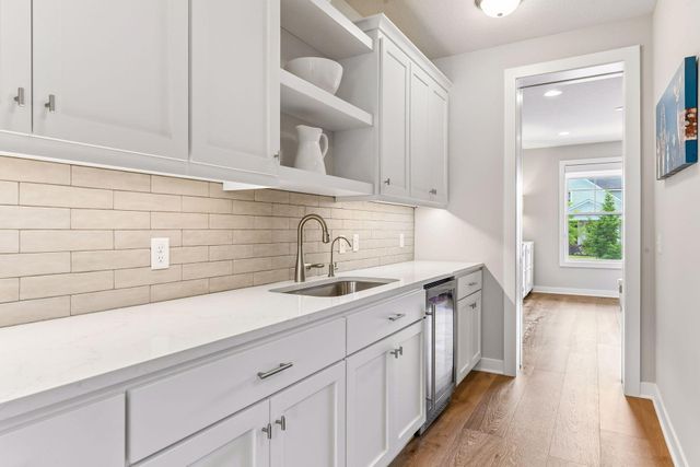 4303 Millstone Drive, Chaska, MN 55318