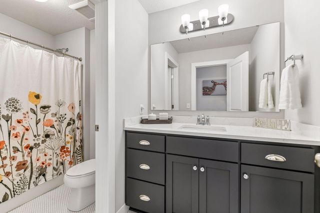 4303 Millstone Drive, Chaska, MN 55318