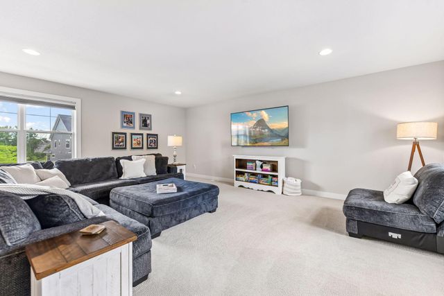 4303 Millstone Drive, Chaska, MN 55318