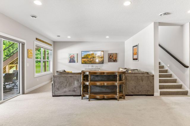 4303 Millstone Drive, Chaska, MN 55318