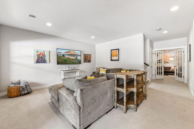 4303 Millstone Drive, Chaska, MN 55318