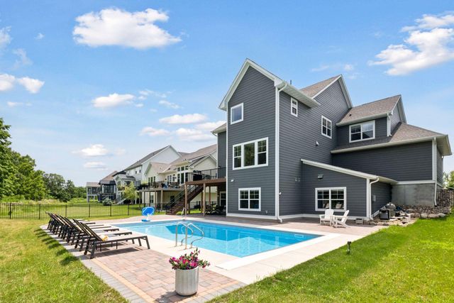 4303 Millstone Drive, Chaska, MN 55318