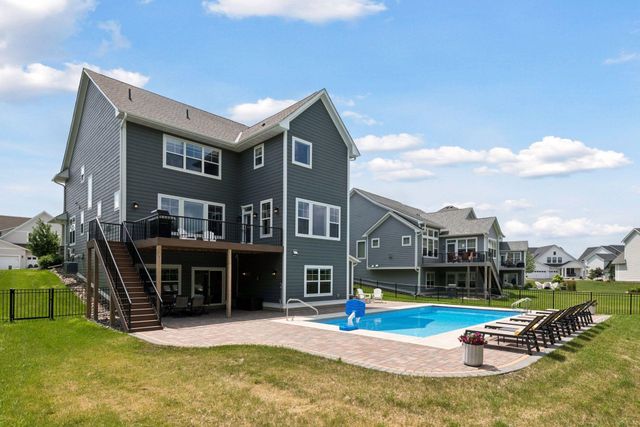 4303 Millstone Drive, Chaska, MN 55318