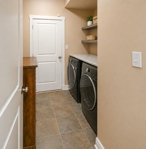 903 N 1464 Road, Lawrence, KS 66049