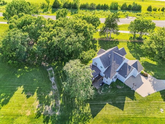 903 N 1464 Road, Lawrence, KS 66049