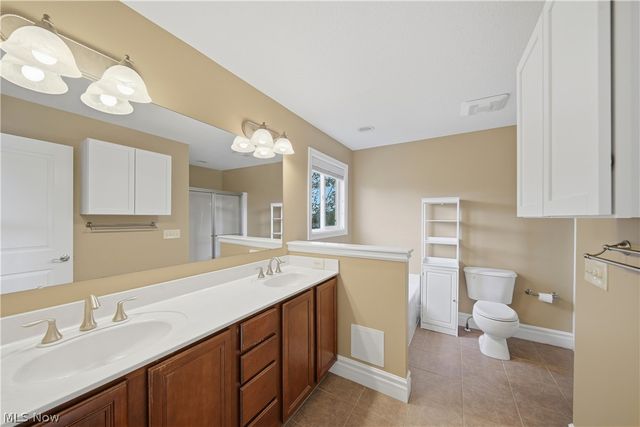 11075 Trenton Road NW, Uniontown, OH 44685