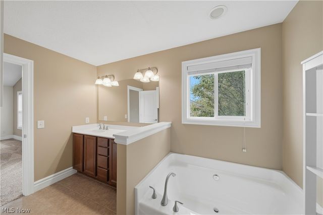 11075 Trenton Road NW, Uniontown, OH 44685
