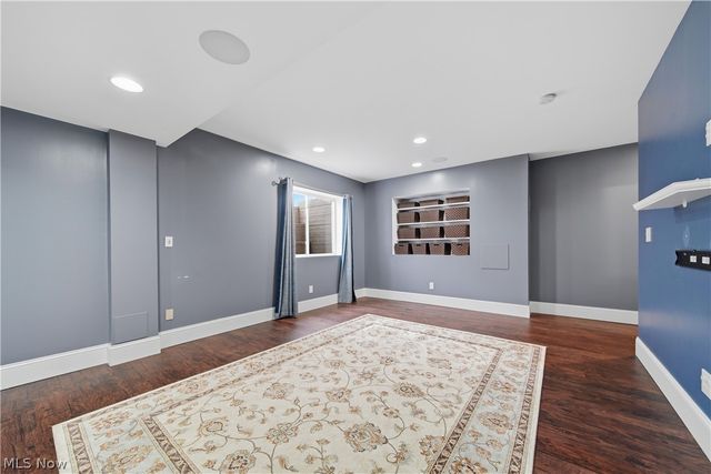 11075 Trenton Road NW, Uniontown, OH 44685