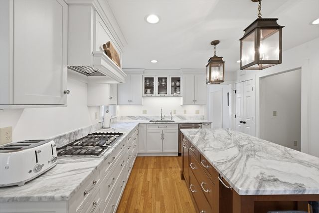 30 Forest Dr, Holden, MA 01520