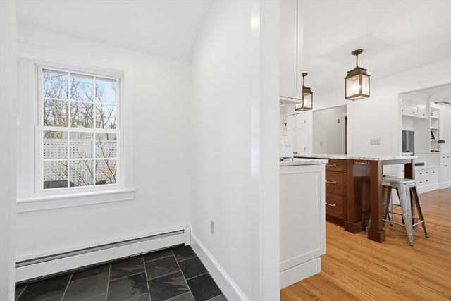 30 Forest Dr, Holden, MA 01520