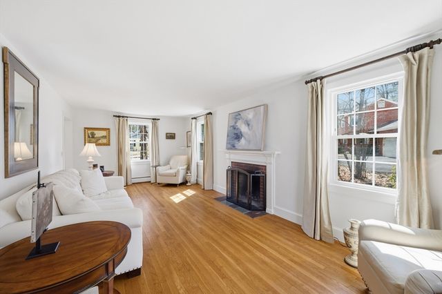 30 Forest Dr, Holden, MA 01520