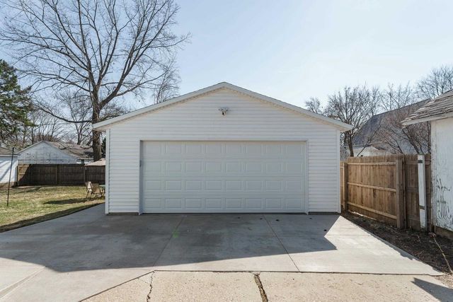 717 Harriette Street, Fort Atkinson, WI 53538