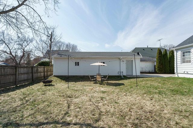 717 Harriette Street, Fort Atkinson, WI 53538