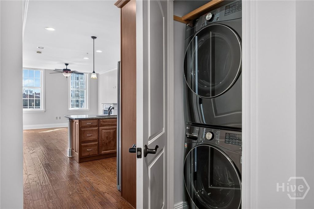 Image 12 of property listing at 5 Whitaker Street 401, Savannah, GA 31401