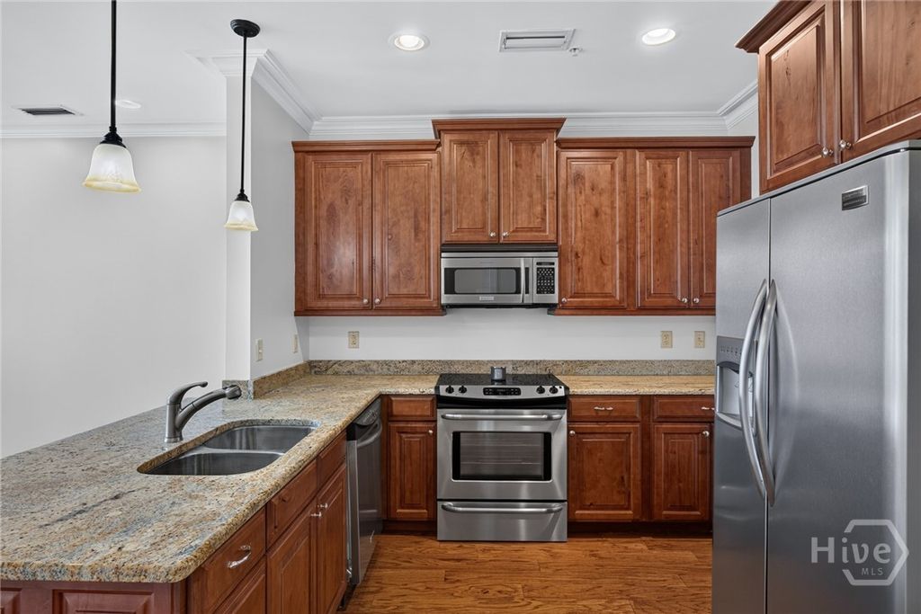 Image 15 of property listing at 5 Whitaker Street 401, Savannah, GA 31401