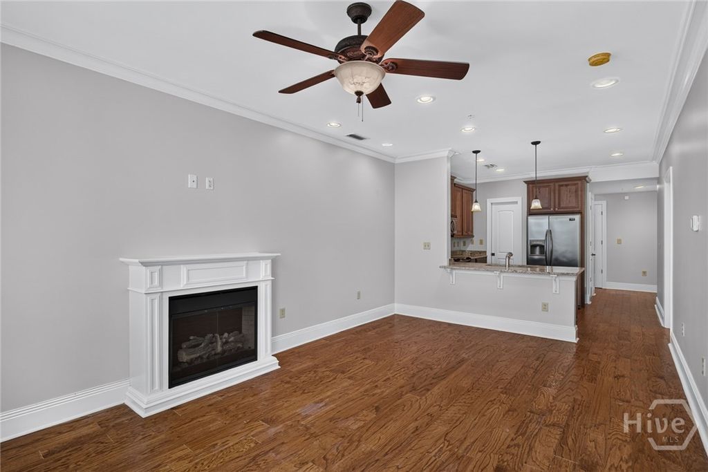 Image 21 of property listing at 5 Whitaker Street 401, Savannah, GA 31401