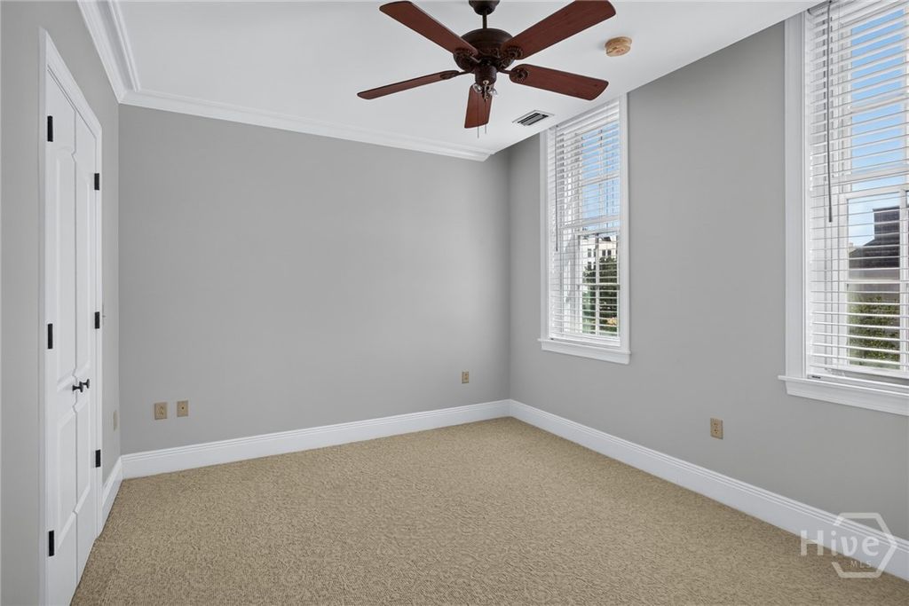 Image 27 of property listing at 5 Whitaker Street 401, Savannah, GA 31401