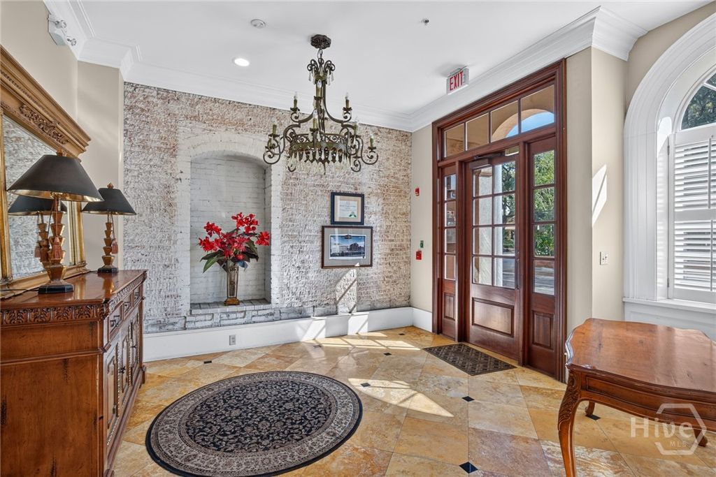 Image 3 of property listing at 5 Whitaker Street 401, Savannah, GA 31401