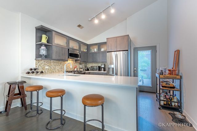 1942 S Prairie Avenue 3, Chicago, IL 60616