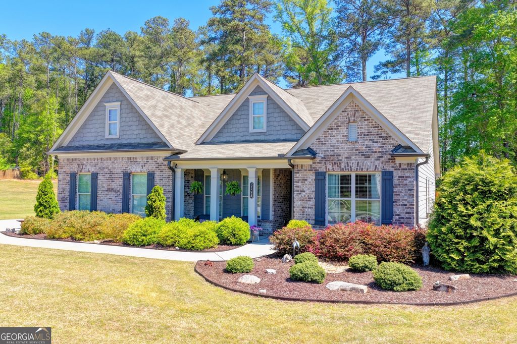 5198 Ashley Drive SW, Lilburn, GA 30047