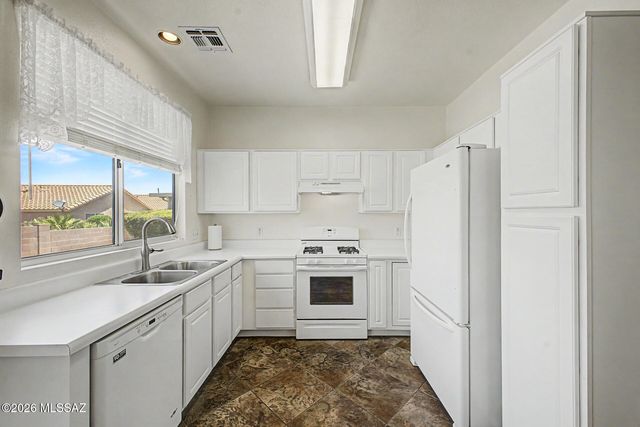 8040 W Morning Light Way, Tucson, AZ 85743