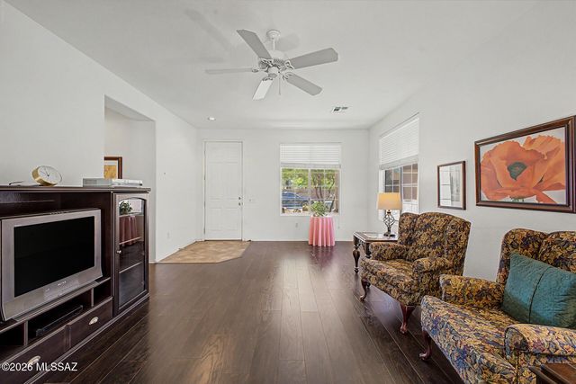 8040 W Morning Light Way, Tucson, AZ 85743