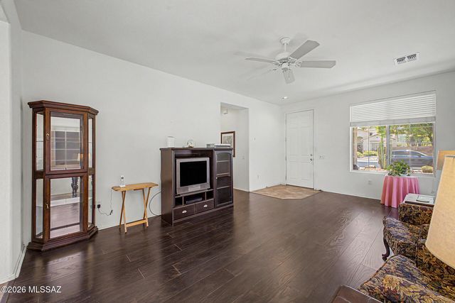 8040 W Morning Light Way, Tucson, AZ 85743